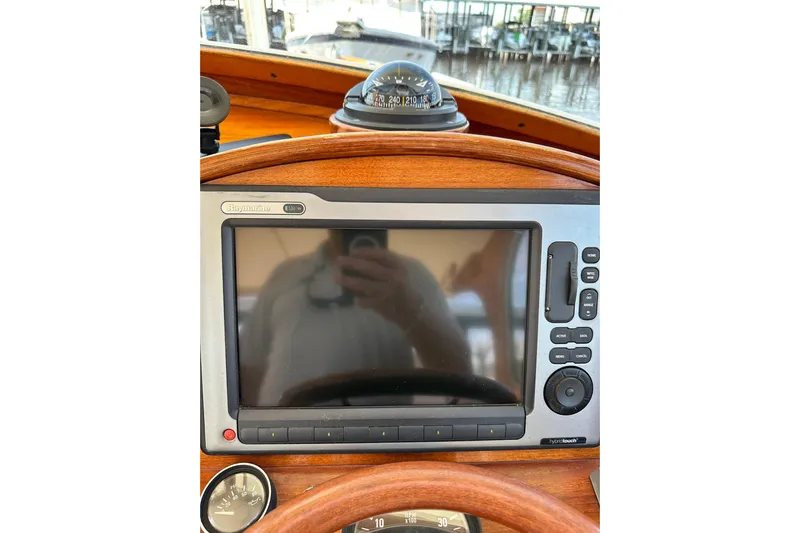Lida Yacht Photos Pics Hinckley Picnic Boat 36 dashboard with navigation system and compass, 2000 model.