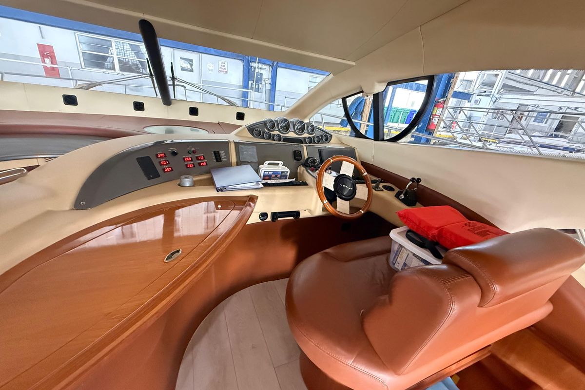 2006 Azimut 51 