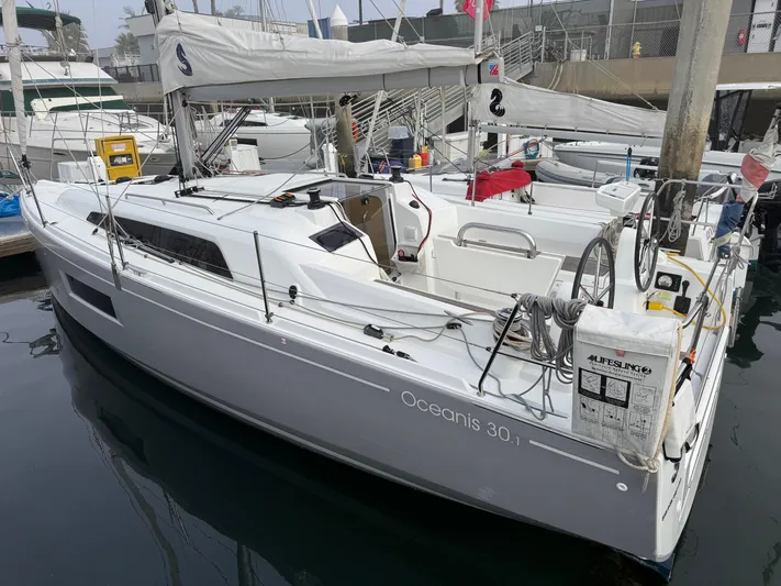 Stinger Yacht Photos Pics 