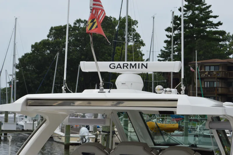 Encore Yacht Photos Pics 2023 Tiara Yachts 34 LS with Garmin radar at marina.