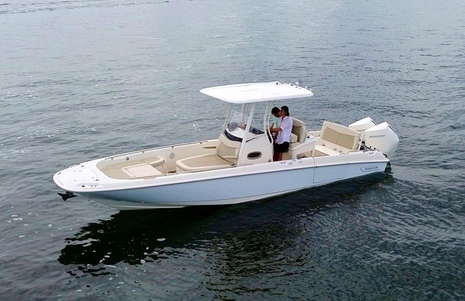 2021 Boston Whaler 270 Dauntless