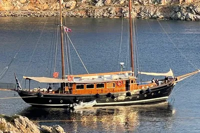 Custom Psarros Shipyard