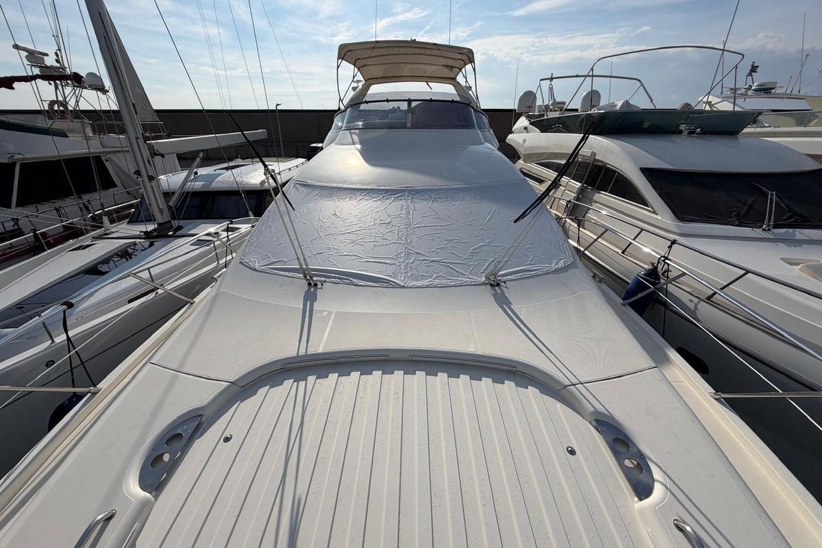 2007 Azimut 68 