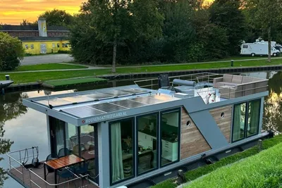 2021 Houseboat Friesland Charter 12.75 X 4.50 (inboard Engine)