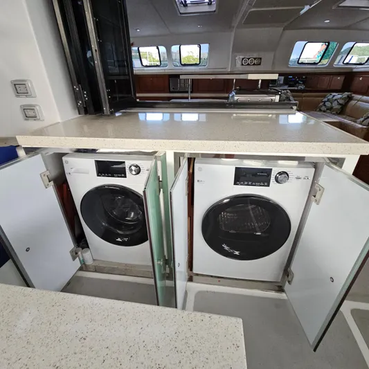 Calacoto Yacht Photos Pics Washer & Dryer