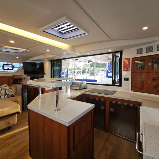 Calacoto Yacht Photos Pics 