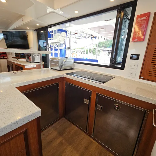 Calacoto Yacht Photos Pics 