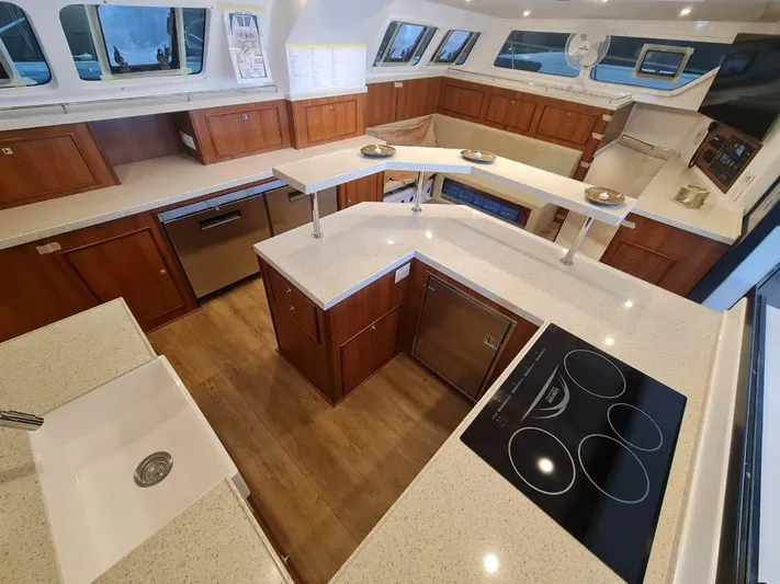 Calacoto Yacht Photos Pics 