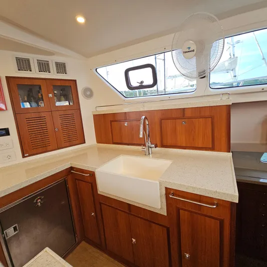 Calacoto Yacht Photos Pics 