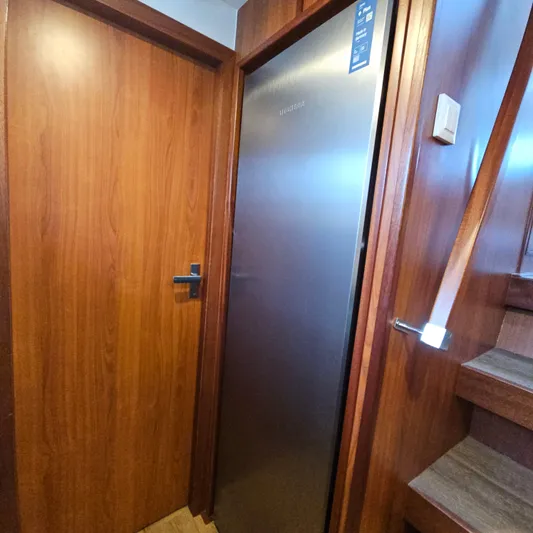 Calacoto Yacht Photos Pics Port hull 3