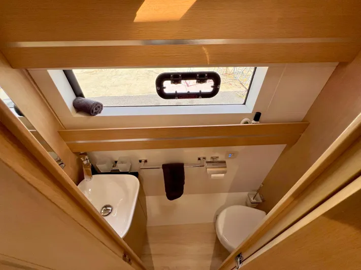 Rogue Yacht Photos Pics 