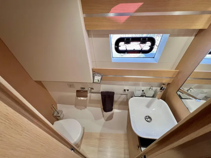 Rogue Yacht Photos Pics 