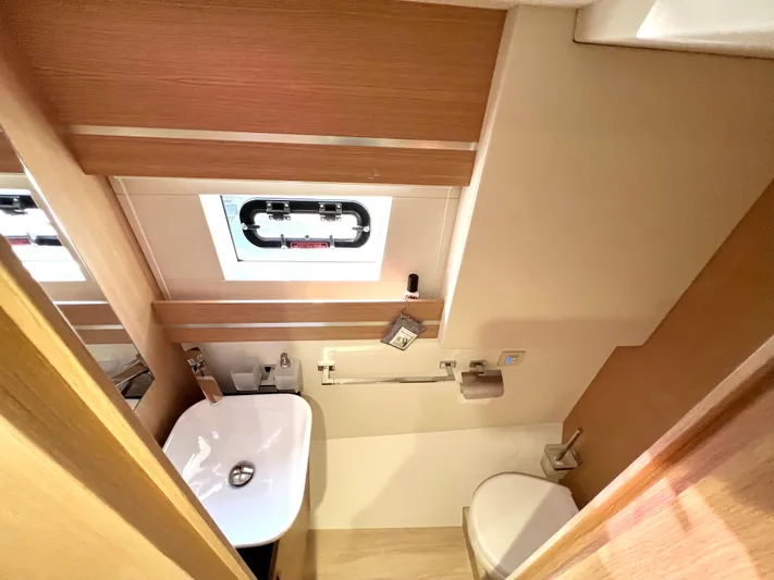 Rogue Yacht Photos Pics 