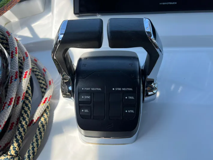 Rogue Yacht Photos Pics 