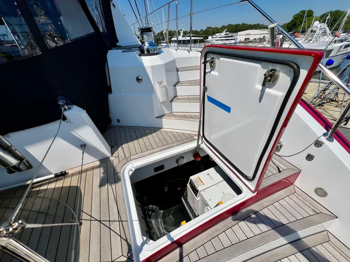 Rogue Yacht Photos Pics 