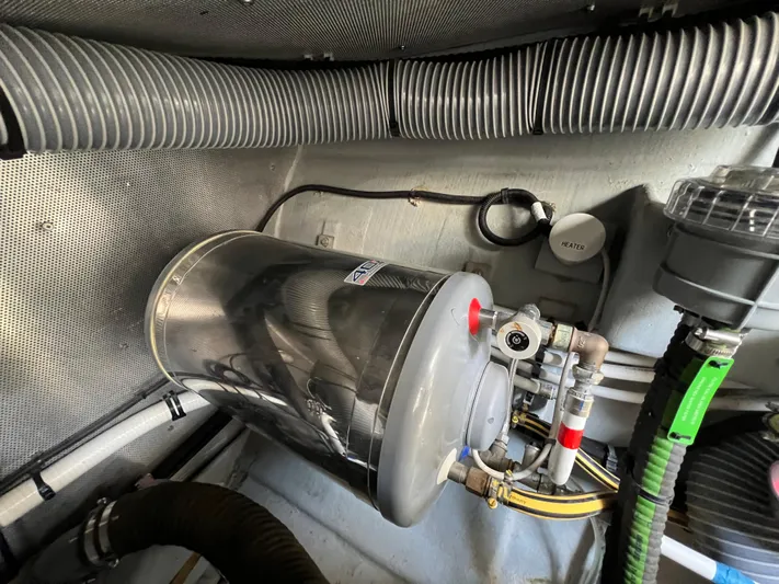 Rogue Yacht Photos Pics 