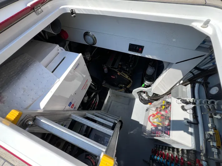 Rogue Yacht Photos Pics 