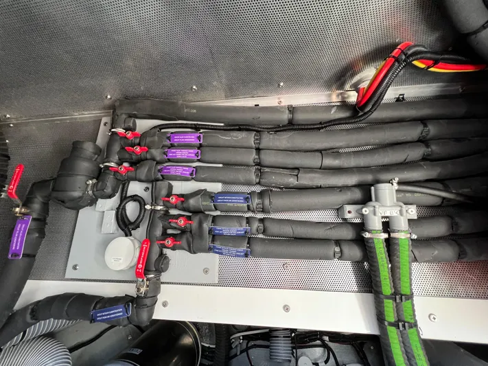 Rogue Yacht Photos Pics 