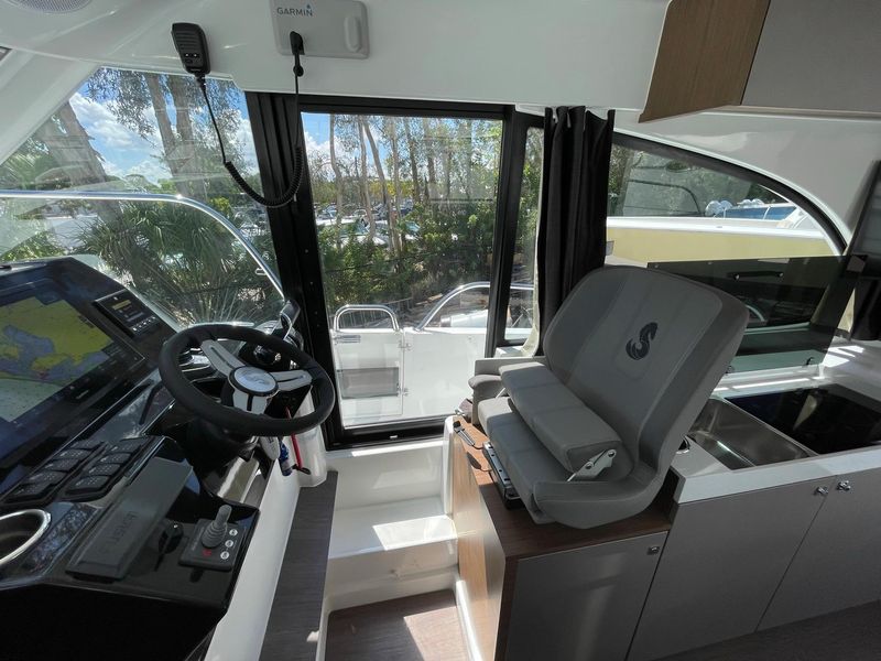 2022 Beneteau America Antares 11