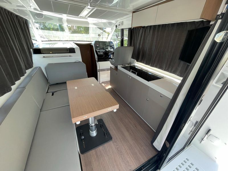 2022 Beneteau America Antares 11