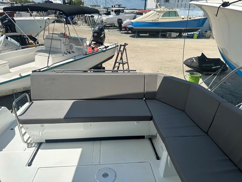 2022 Beneteau America Antares 11