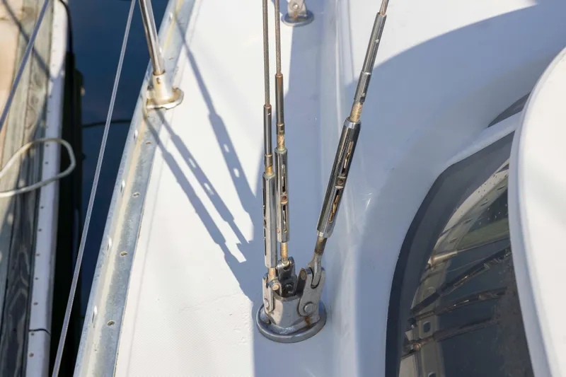 Atlas Yacht Photos Pics Deck rigging of 2001 Jeanneau Sun Odyssey 43 DS sailboat, showcasing stainless steel fittings.