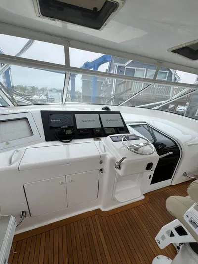 Miss Kriss Yacht Photos Pics 