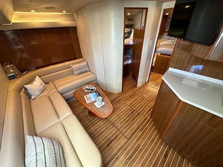 Miss Kriss Yacht Photos Pics 