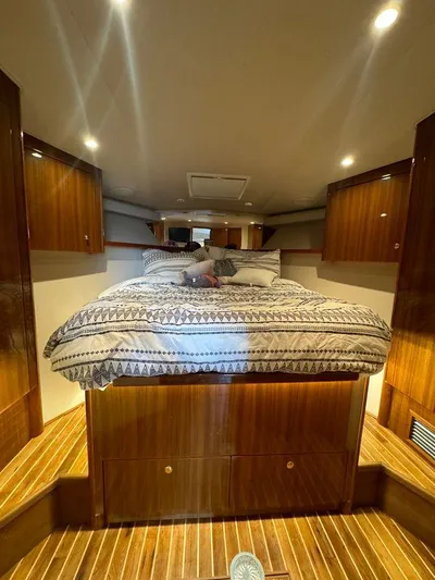 Miss Kriss Yacht Photos Pics 