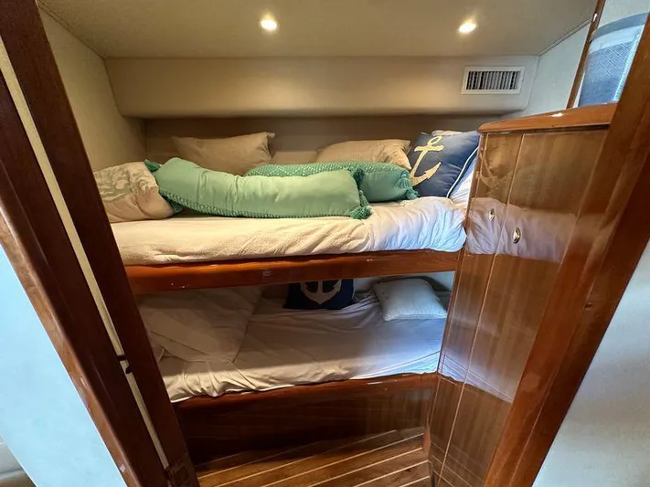 Miss Kriss Yacht Photos Pics 