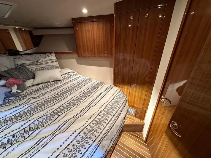 Miss Kriss Yacht Photos Pics 