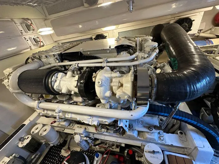 Miss Kriss Yacht Photos Pics 