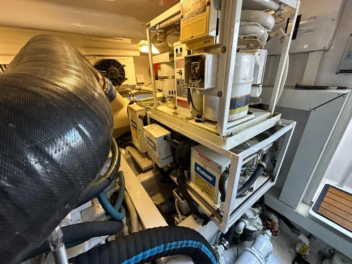 Miss Kriss Yacht Photos Pics 