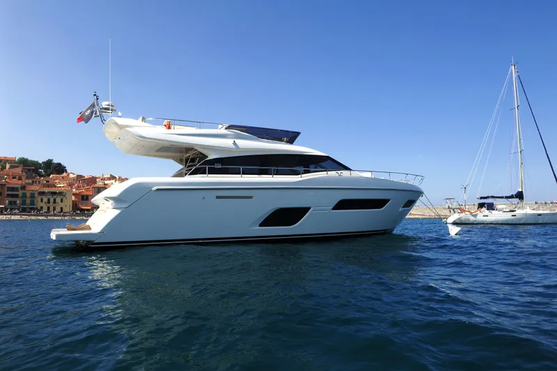  Yacht Photos Pics FERRETTI 550