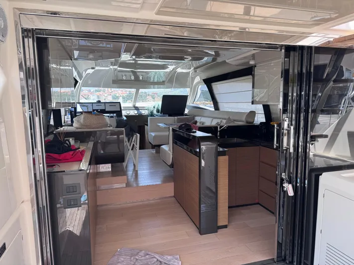  Yacht Photos Pics FERRETTI 550