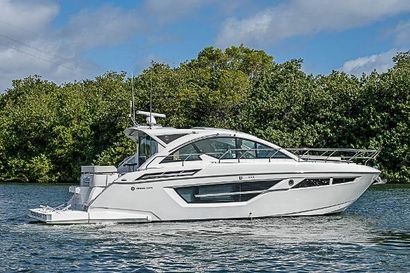 2019 50' Cruisers Yachts-Cantius North Palm Beach, FL, US