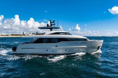 Yacht
