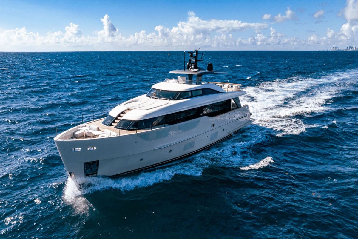 2024 Sanlorenzo 90 