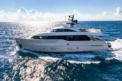 Yacht