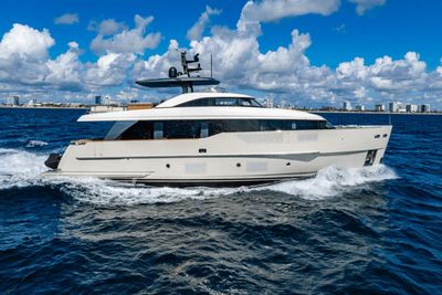 Yacht