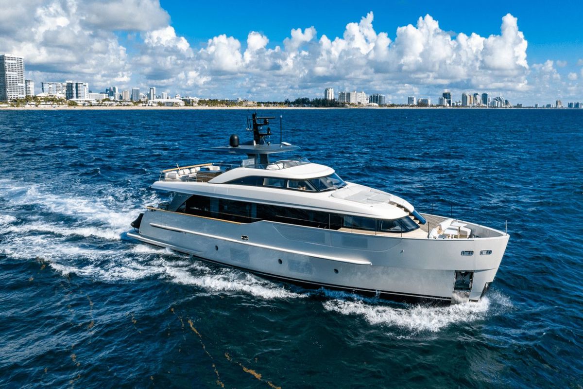 2024 Sanlorenzo 90 