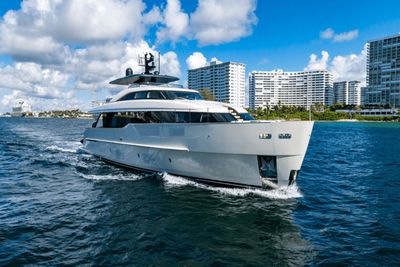 Yacht