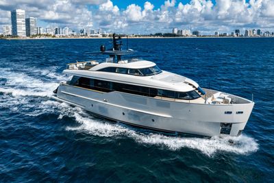 Yacht