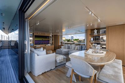 Yacht