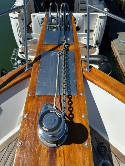  Yacht Photos Pics 1985 Ocean Alexander Pilothouse bow with Maxwell 3500 windlass and anchor chain.