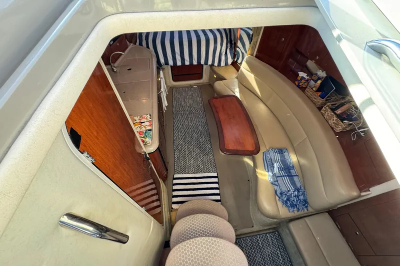 Yacht Photos Pics Interior of 2007 Sea Ray 340 Sundancer with cozy seating and stylish decor.