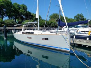 Beneteau Oceanis 38