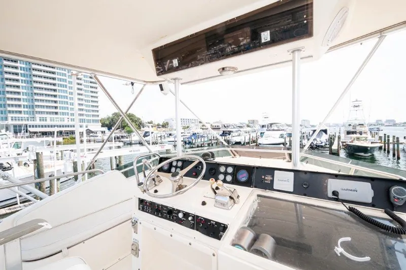 Reel Broke Yacht Photos Pics 1991 Hatteras 45 Convertible  REEL BROKE Helm 4