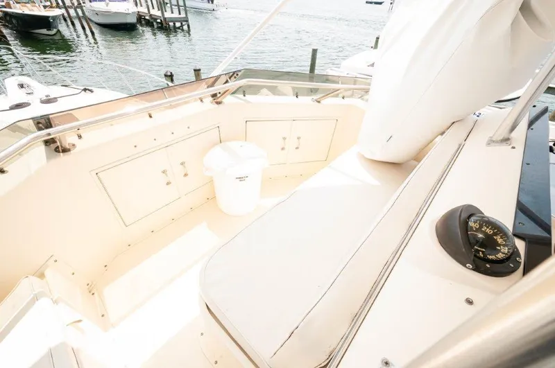 Reel Broke Yacht Photos Pics 1991 Hatteras 45 Convertible  REEL BROKE Flybridge 2