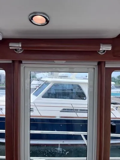 Seventeen Yacht Photos Pics 